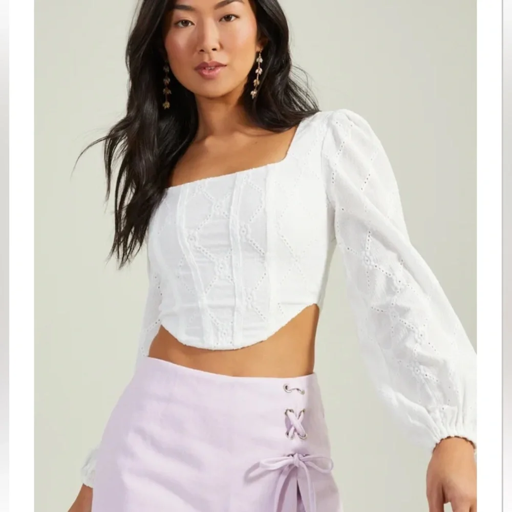 ❤️❤️ NWT Altar’d State White Embroidered Corset Top‎